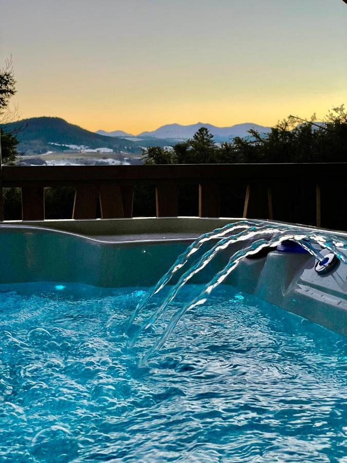Domaine Les 2 Mondes Hotell Aydat Exteriör bild