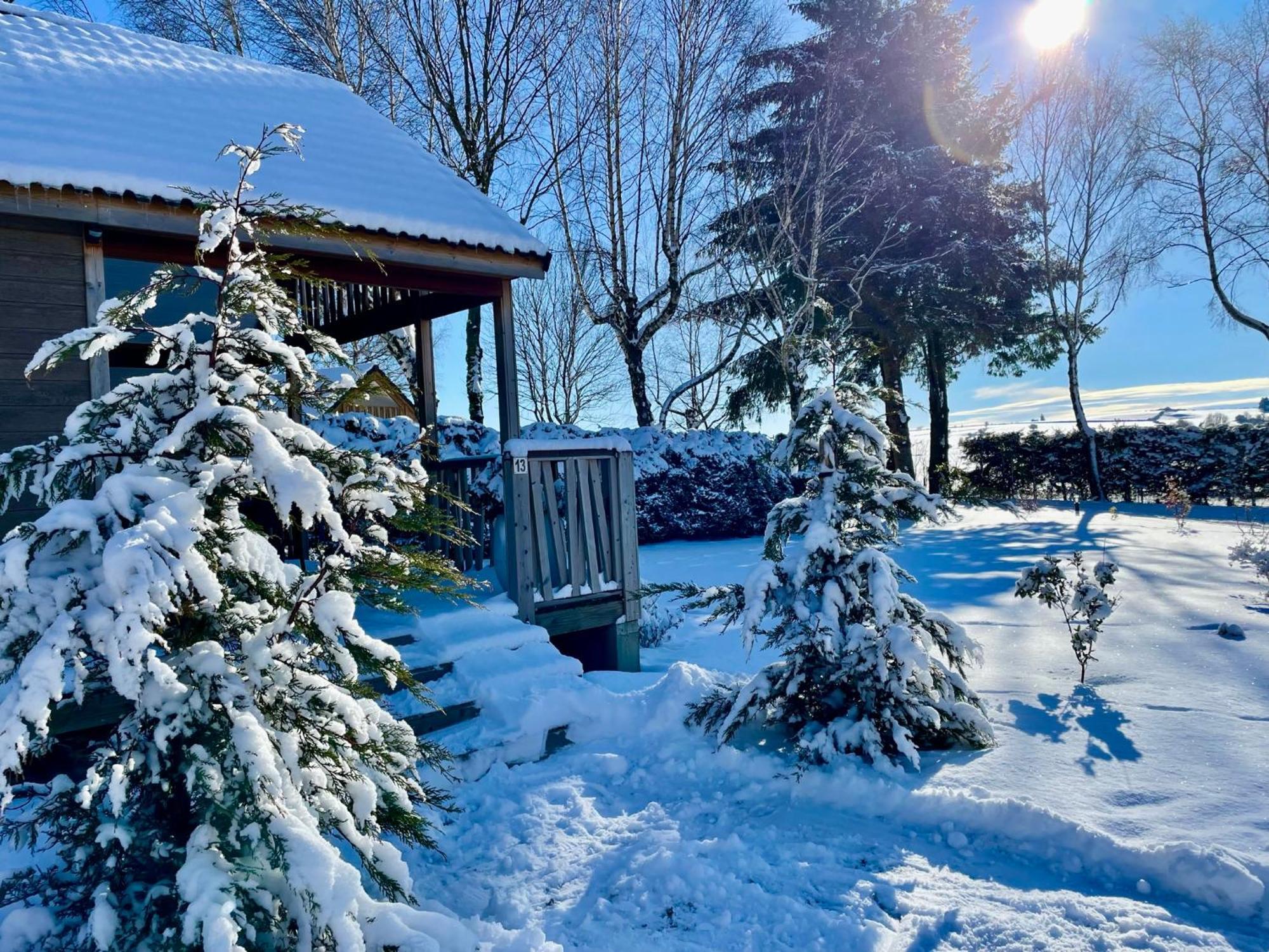 Domaine Les 2 Mondes Hotell Aydat Exteriör bild