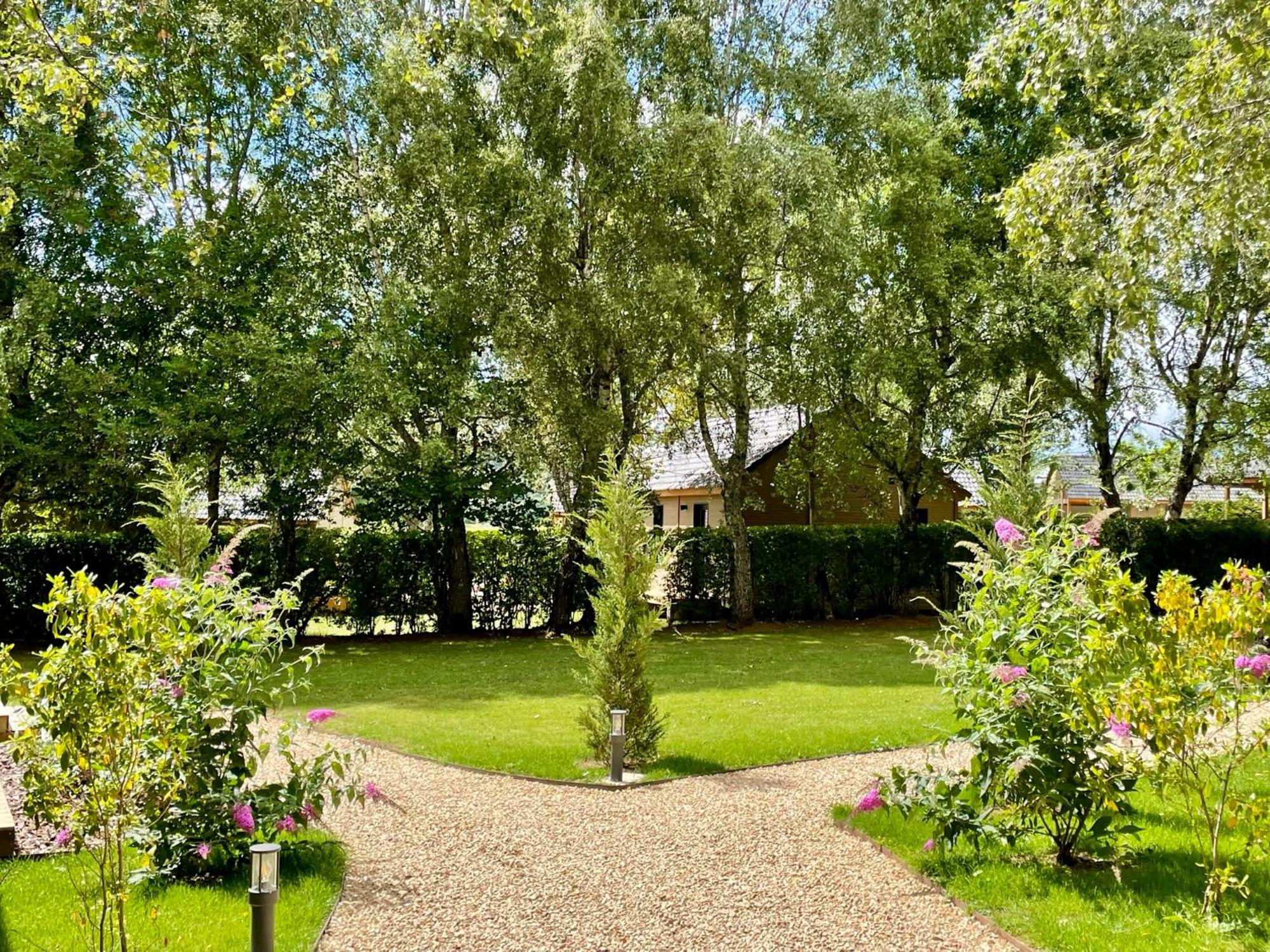 Domaine Les 2 Mondes Hotell Aydat Exteriör bild